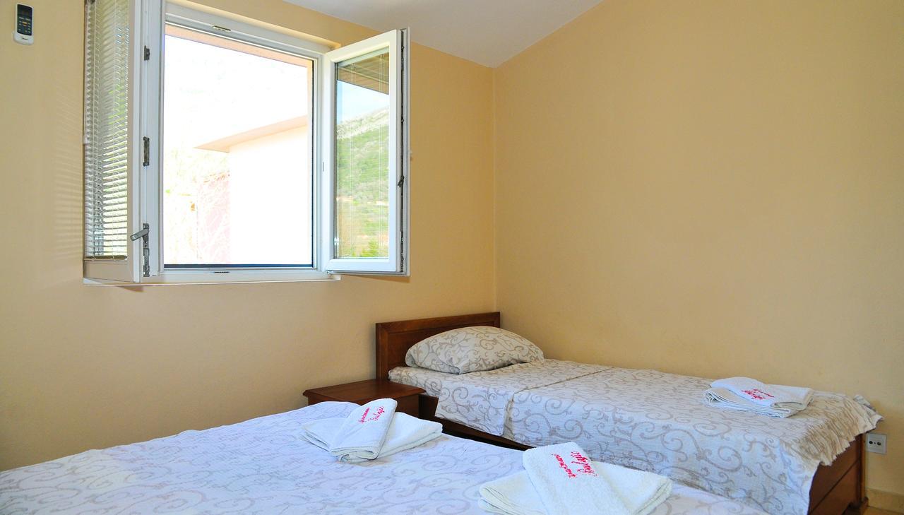 Apartmani Bulajic Tivat Extérieur photo
